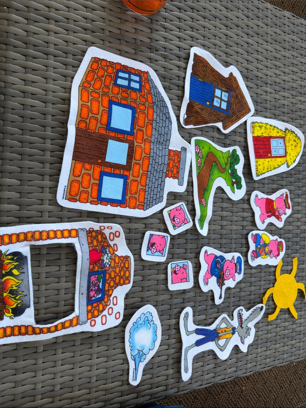 Felt Playset - Colorful Three Little Pigs Story Pieces